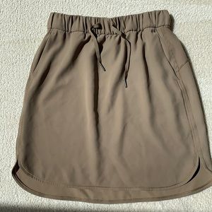 Lululemon On the Fly skirt